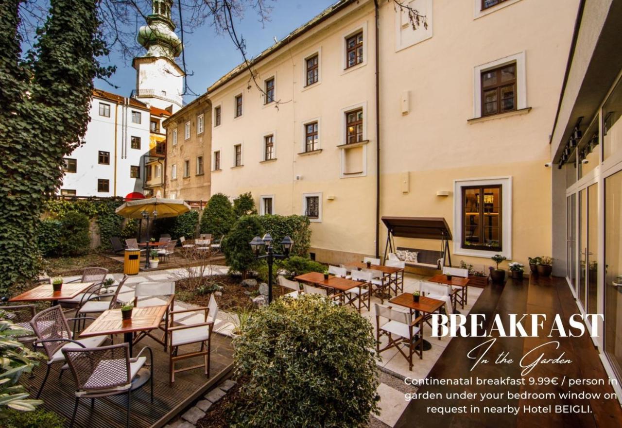 New Design & High Standard Apt From 16Th Century In Old Town-Free Parking Pozsony Kültér fotó